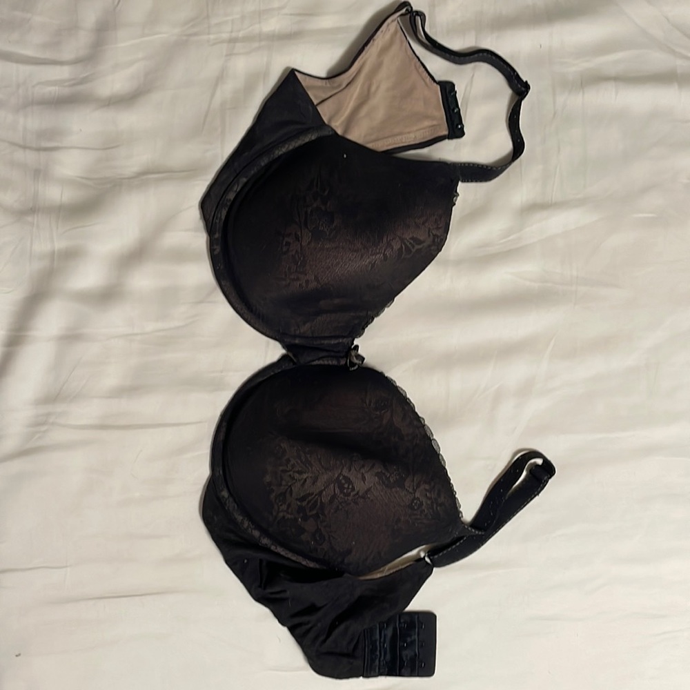 Black Bra by Maidenform. Sized 38DD.